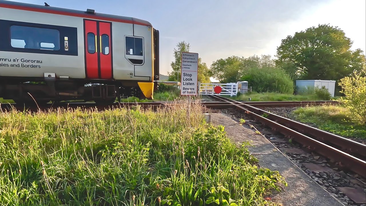 【British Railways】UK's Only Mixed Gauge Flat Rail Crossing