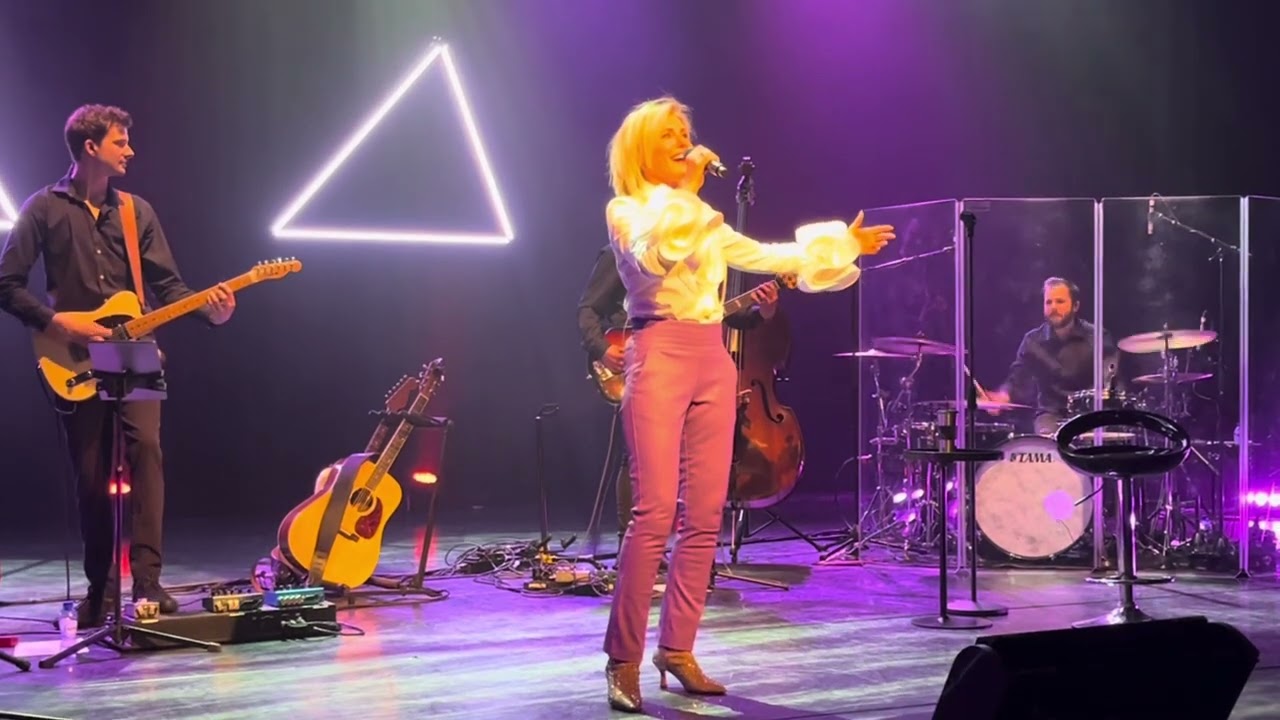 Dana Winner theaterconcert “Schilderij” 2024 (compilatievideo)