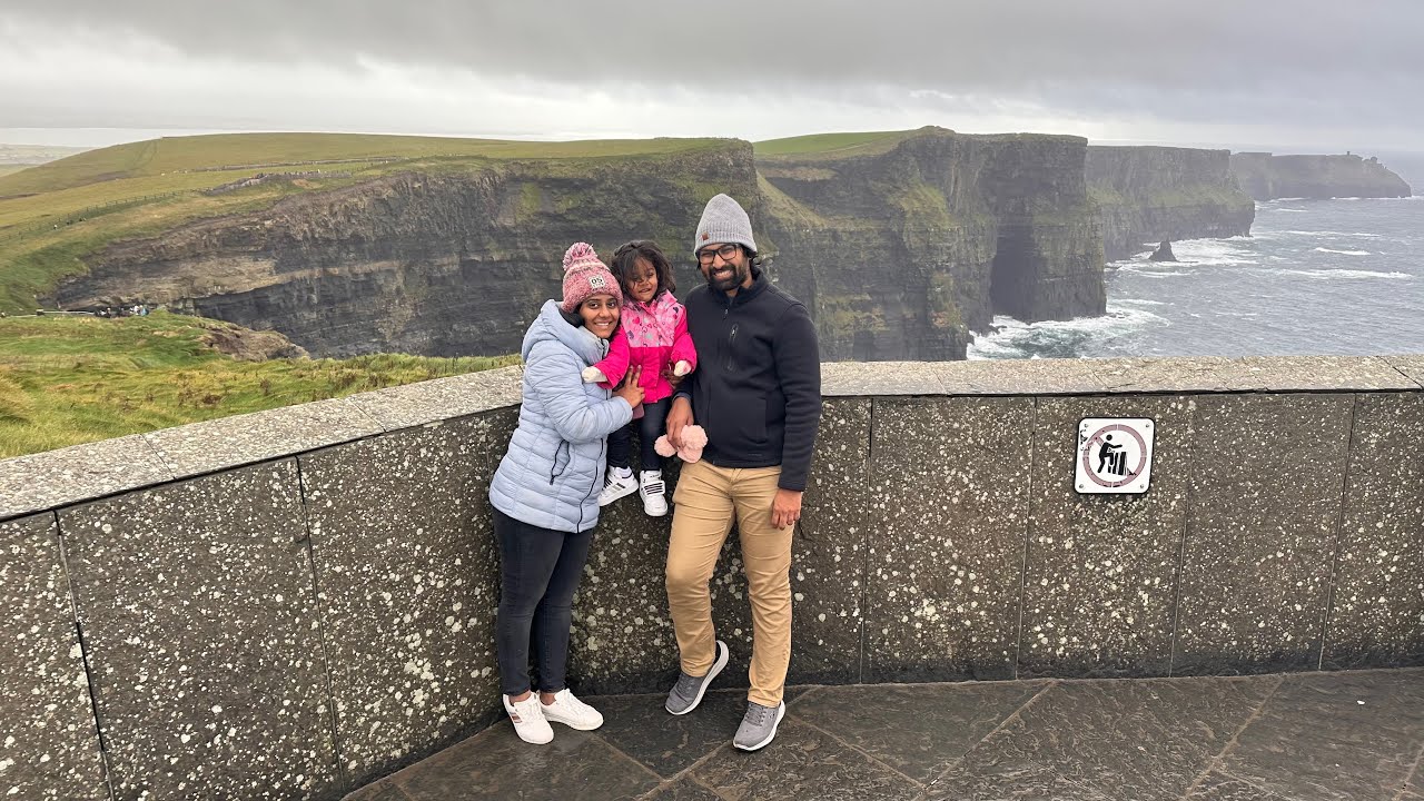 Canadians 🇨🇦 Explore Ireland 🇮🇪 Chasing the 'Craic' and Coastlines!You Won't Believe the Green! 🤯 ☘️