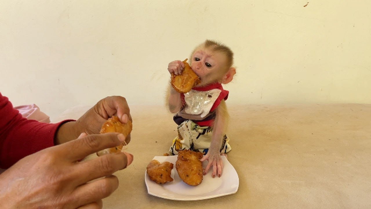 Baby Ronaldo So Smart To Eating Snack By Himself