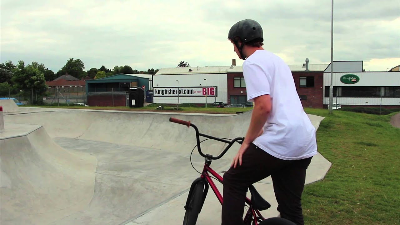 MIDNIGHT BMX & SKATE-Bury St Edmunds Park Session
