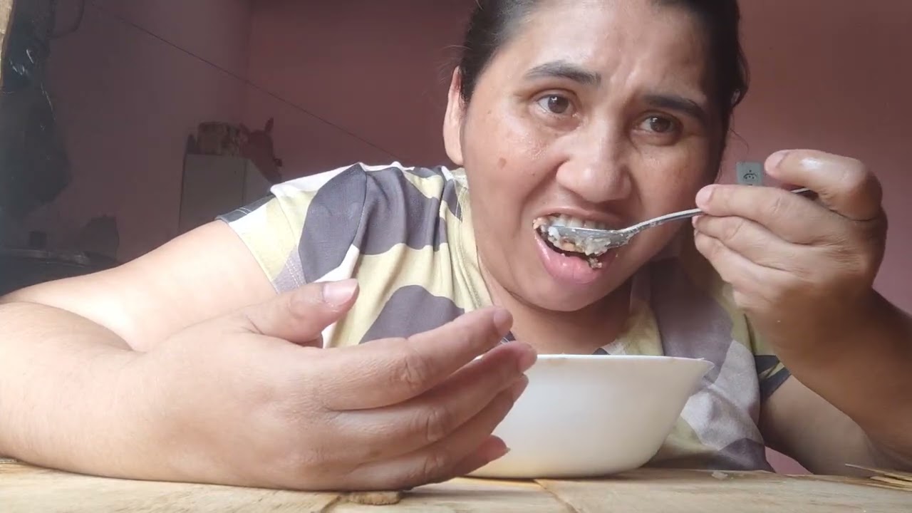 ALMOÇANDO COM VOCÊS! ROTINA DIÁRIA DE UMA DONA DE CASA!