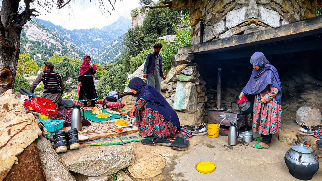 Surviving in the deadliest cave Village Of Afghanistan - Simple Life in the cave 🛖🏡