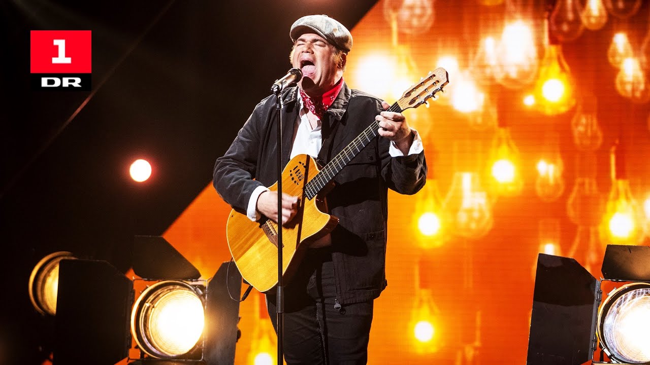 René fra Team Kim Larsen synger 