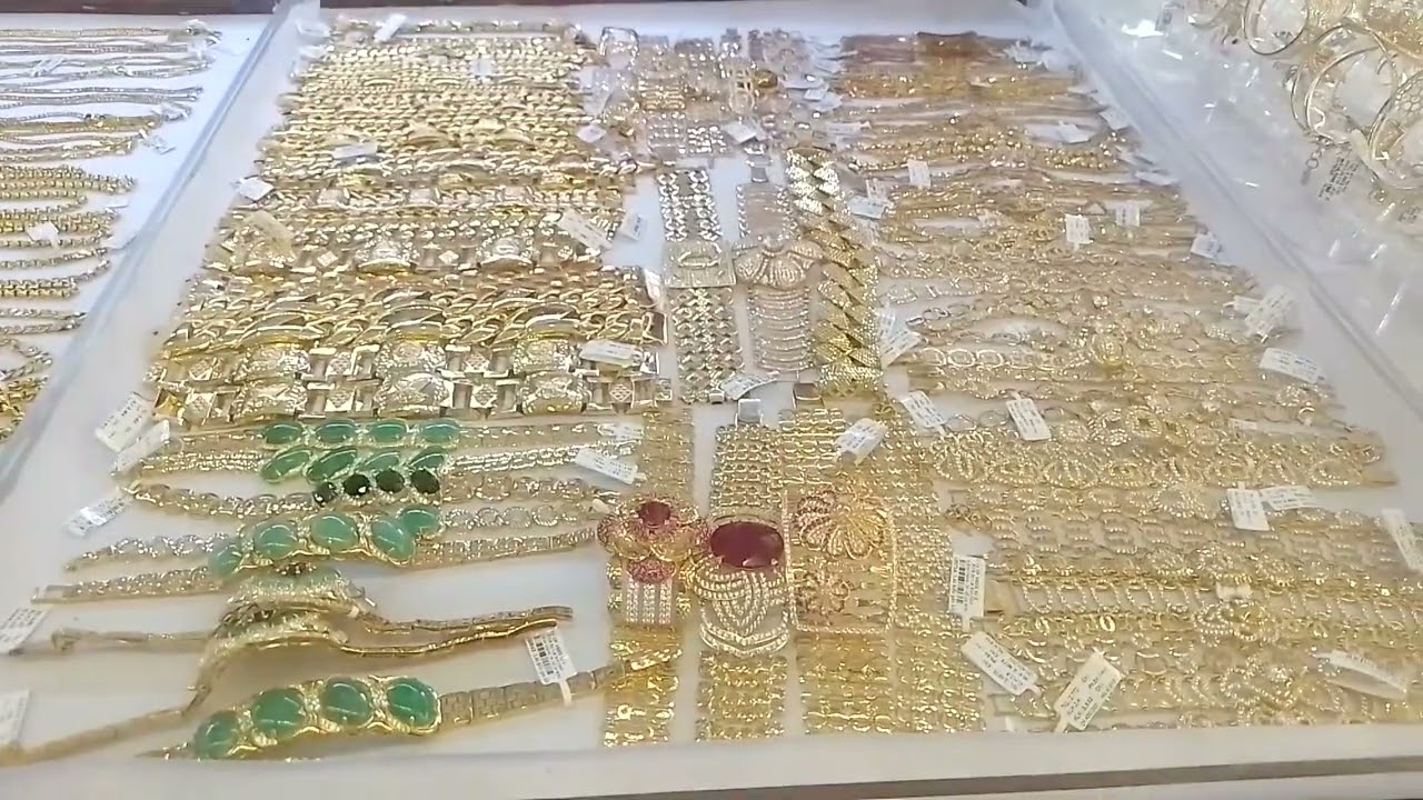 Đi tiệm  Mai Quyên ở chợ Bình Chánh xem cho vui nhé