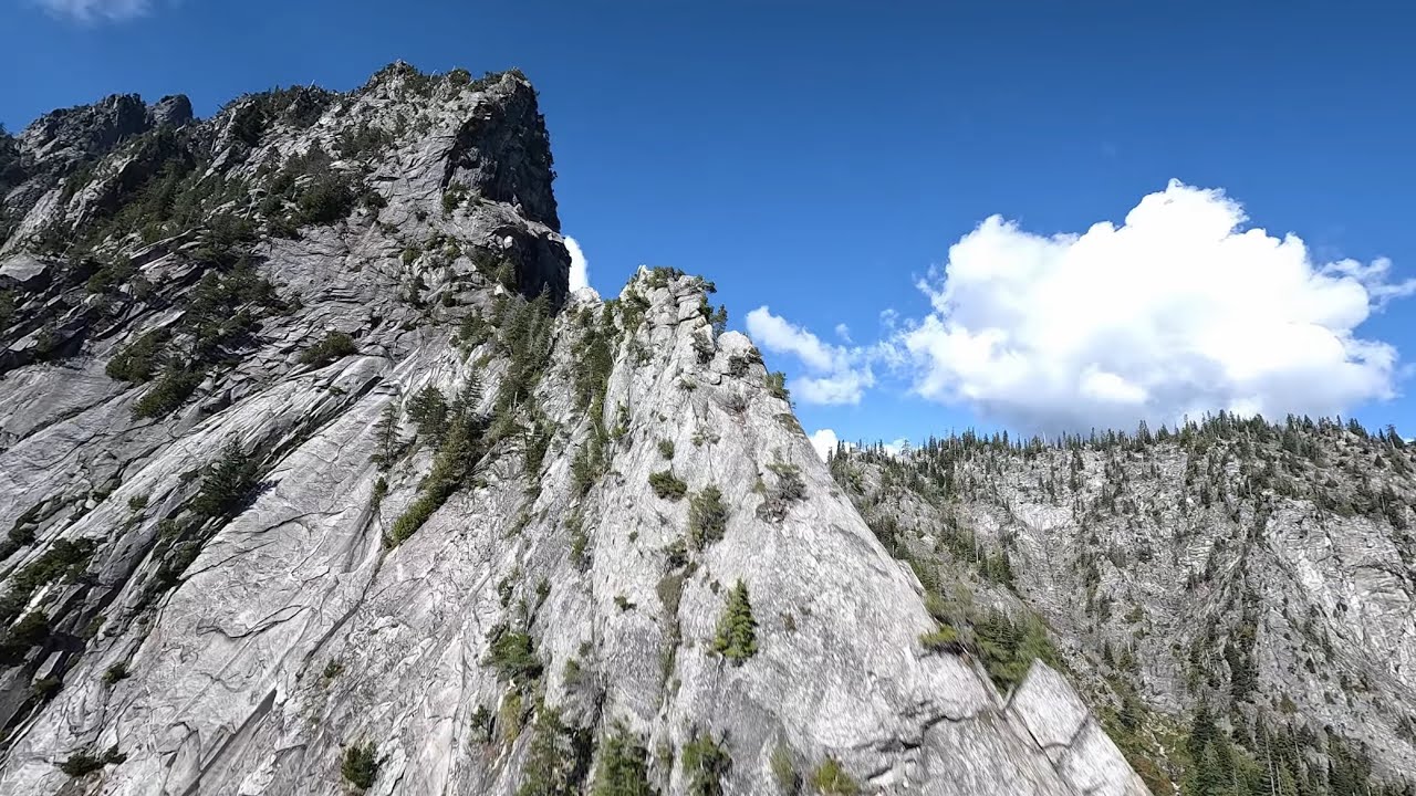 Flying on the edge - Quartz Mountain [4k drone]