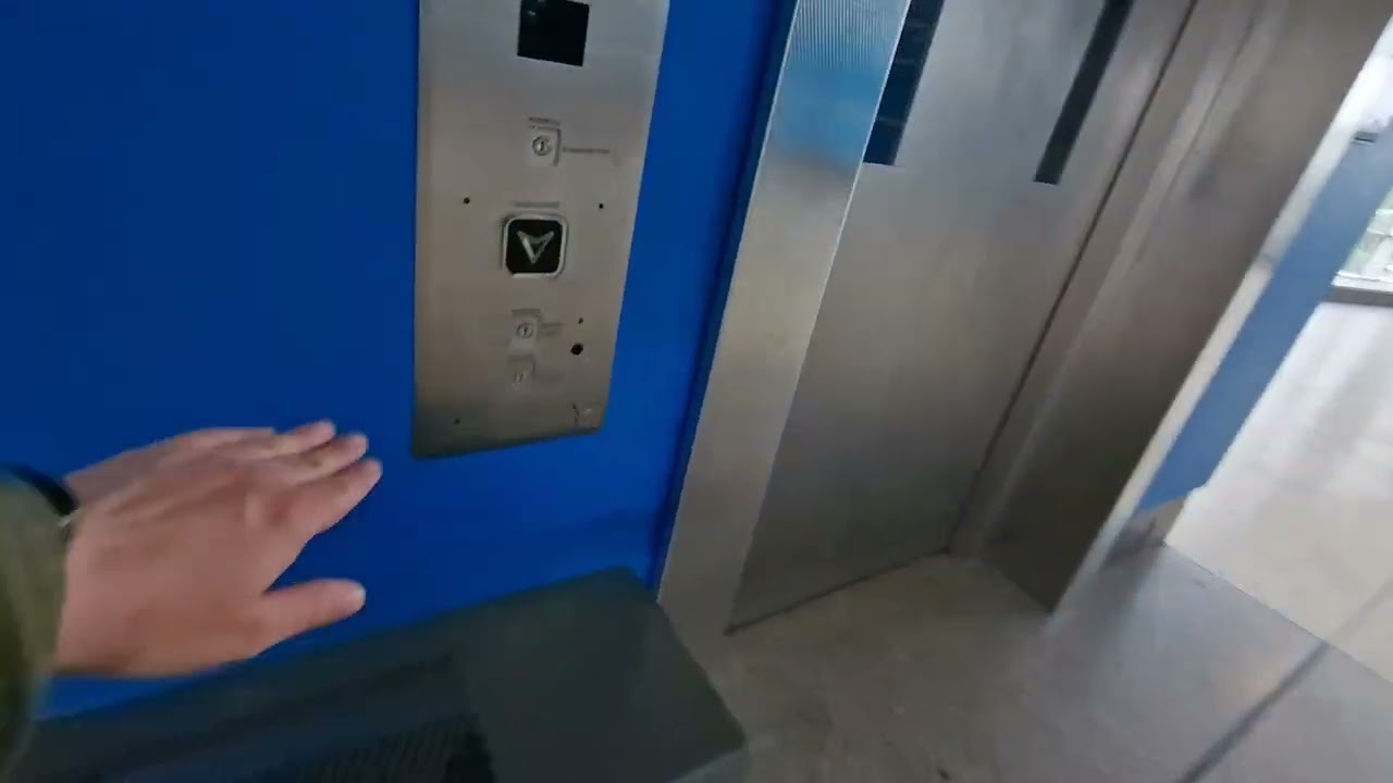 2002 Oakland Lifts @ Birmingham International Concourse