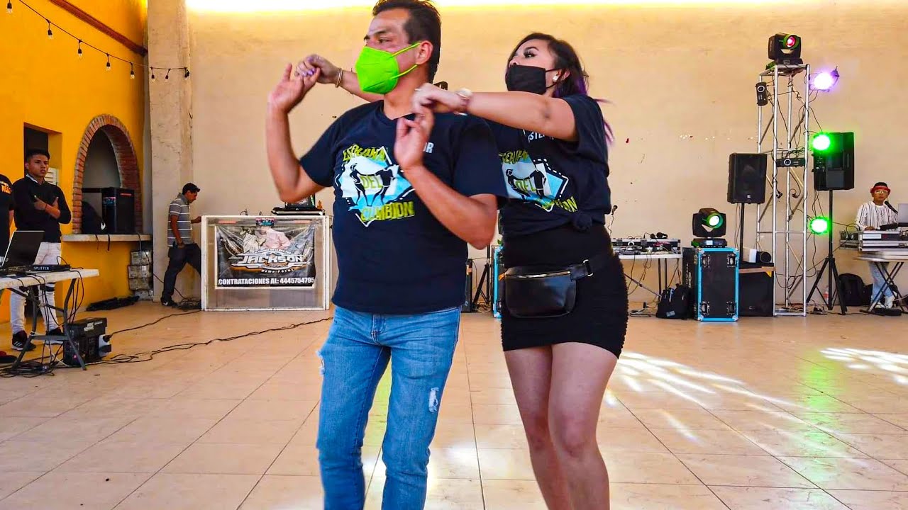 🔥ASÍ NOS ENSEÑAN A BAILAR CUMBIA SONIDERA UN ESTILO DIFERENTE  😱