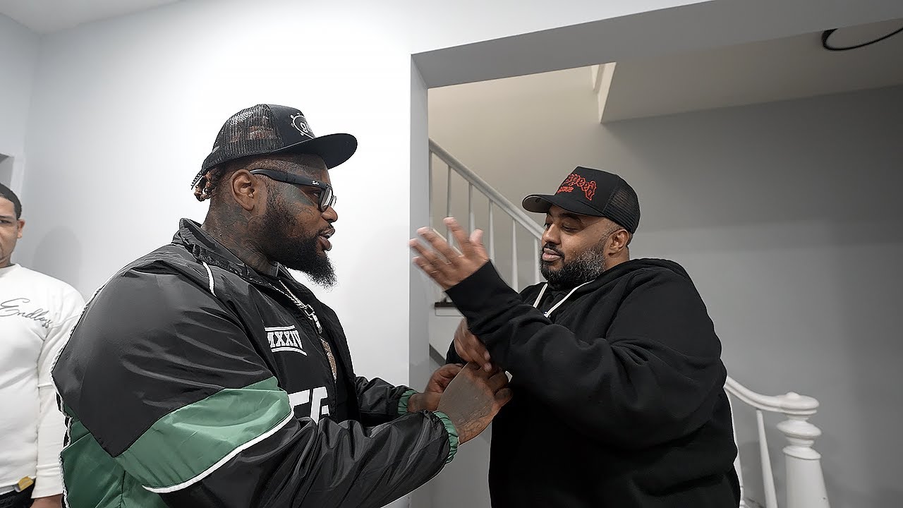 “FAT BOY TURNED UP ON ME & TRIED TO KICK BACKWOODY OUT THE HOUSE!”
