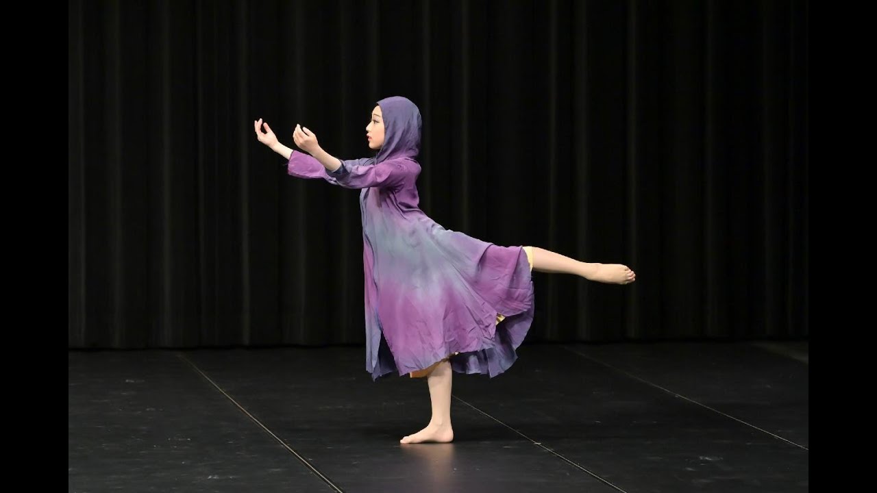 コンテンポラリー部門　ジュニア　第１位　高橋 奏羽　〈雨のち雨…それでもわたしは負けない〉　第４回YBCバレエコンクール東京