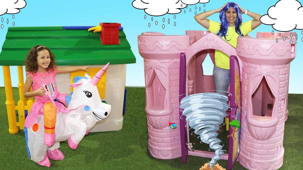 Valentina finge brincar Brincar de vizinhas com casas de brinquedos #crian&ccedil;a  #infantil
