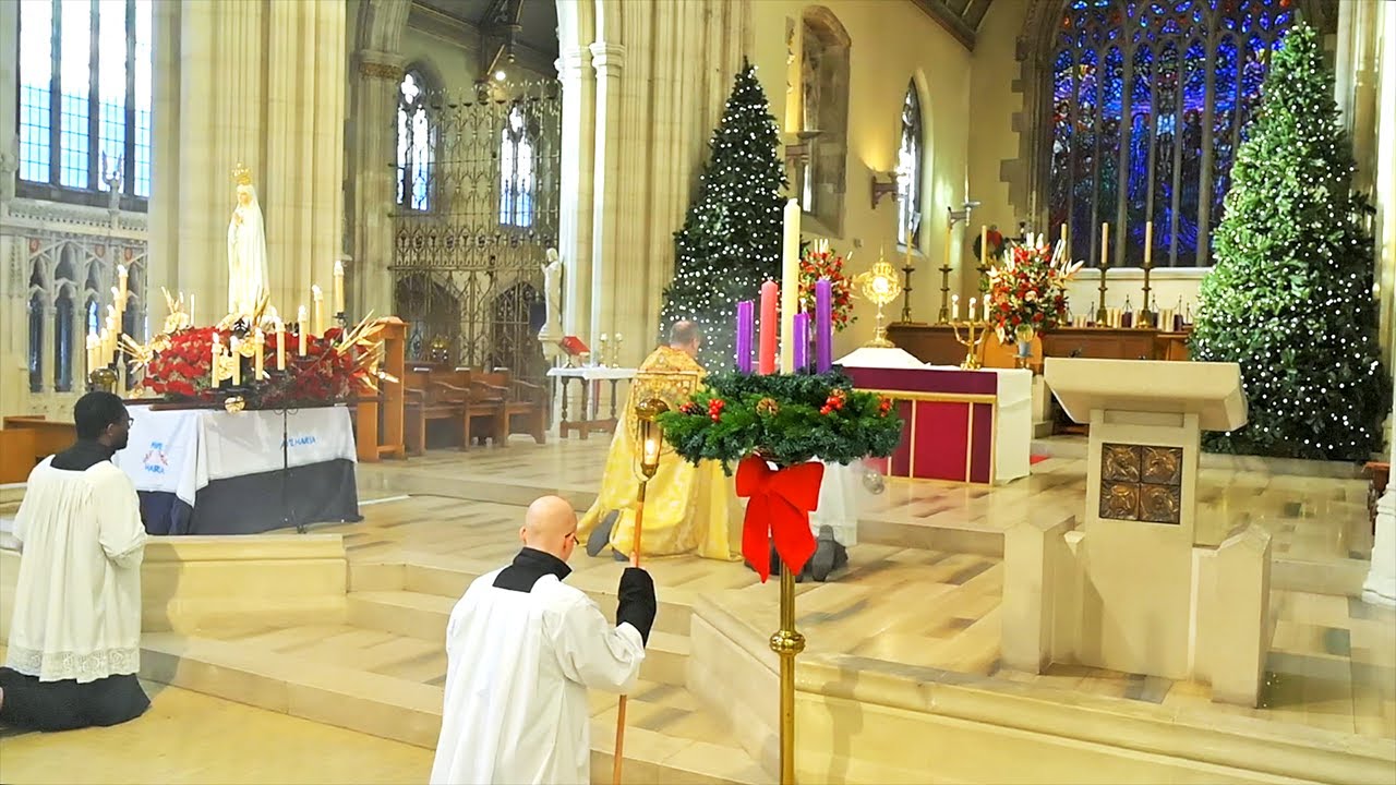 Blessed Sacrament Procession: St George's Cathedral, Southwark. A Day With Mary