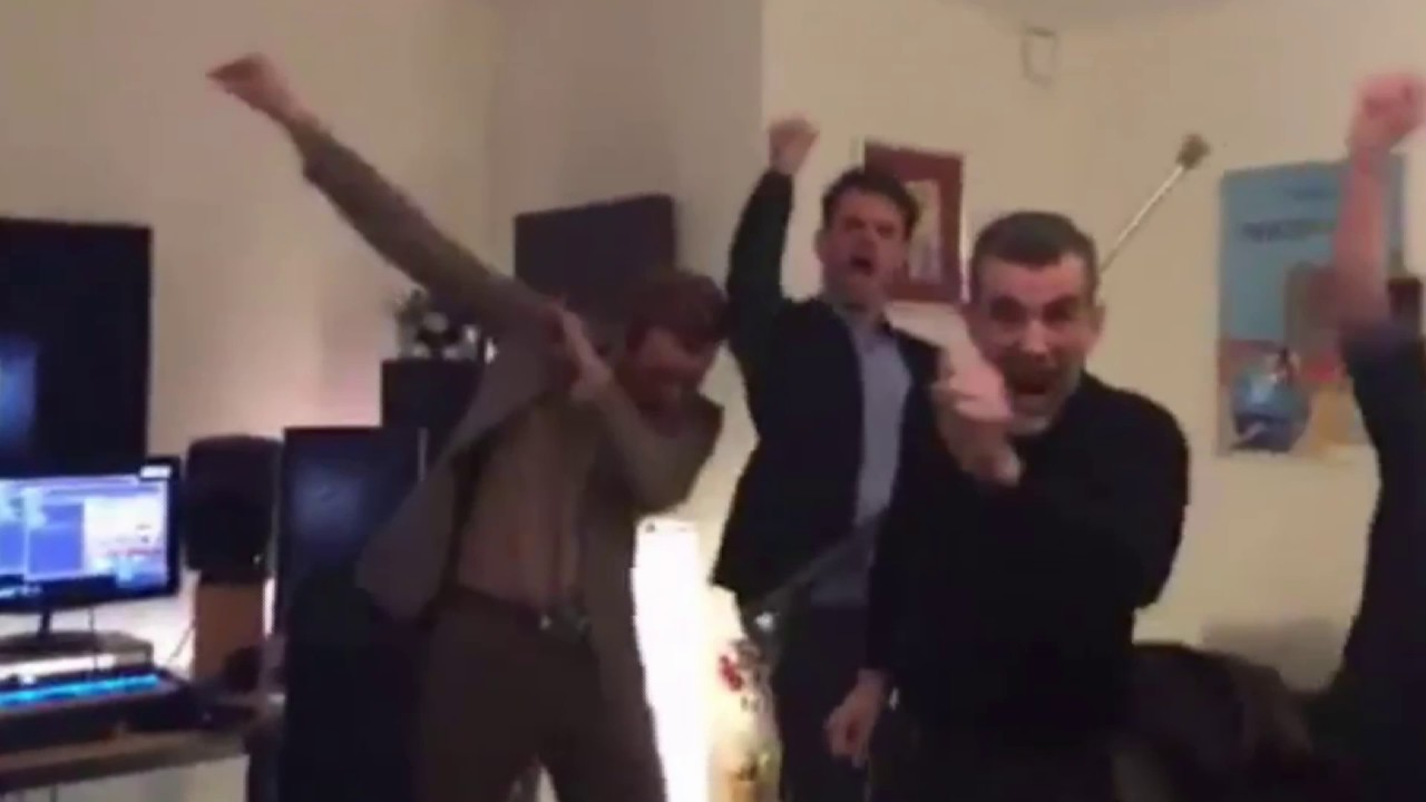 Tobbie Rotten hits the dab [loud]