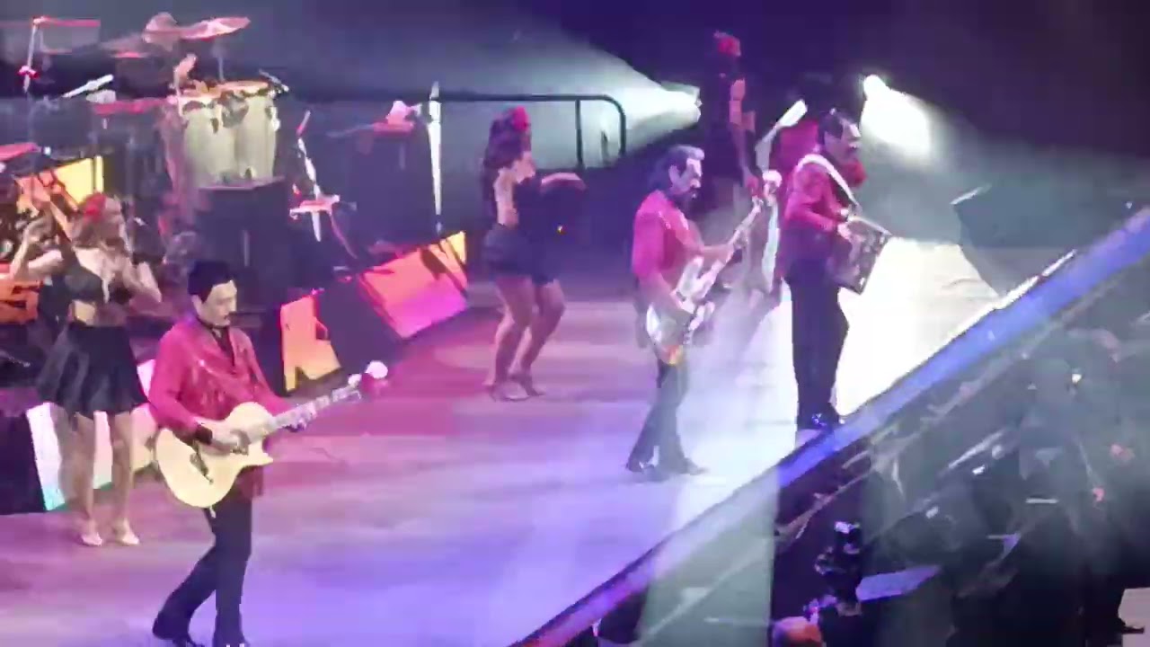 Bonita y mala. Los Tigres del Norte en vivo.