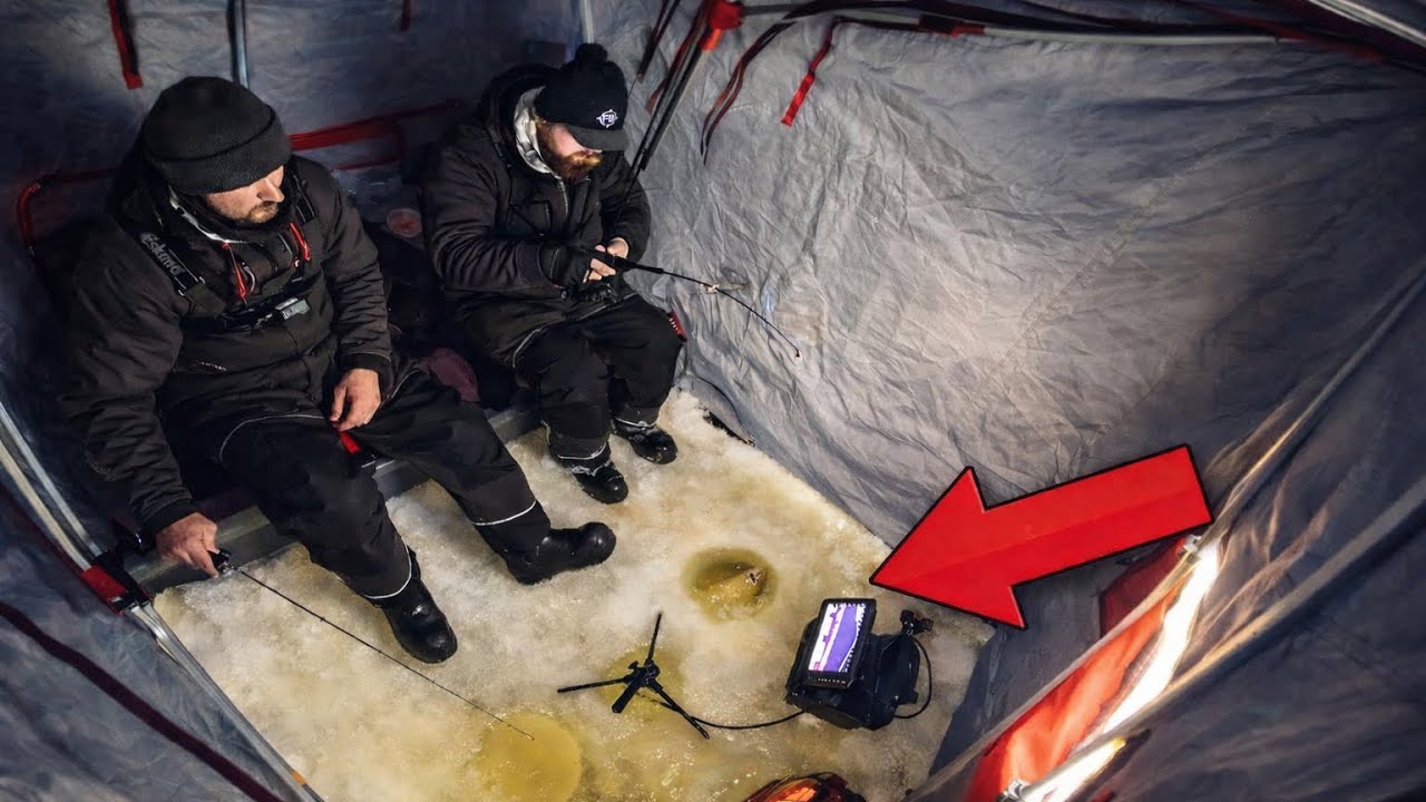 Crazy Walleye Jigging Bite - Ice Fishing Lake Winnipeg! (Best Destination)