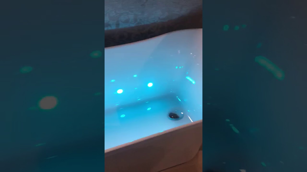 BRAVAT bathtub with air massage & lighting