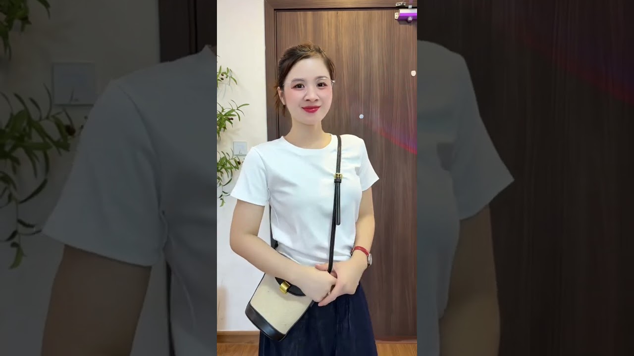 Các bà nghe tui đi, nhất định phải có ít nhất 1 chiếc màu trắng dáng basic ko ôm quá ntn trong tủ đồ