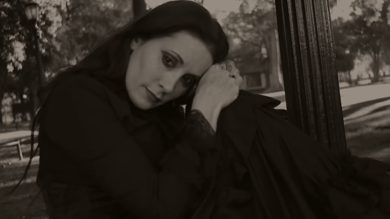 Miel Noir - L&acute;ennnemi (Model Romina Nacht) (Official Videoclip)