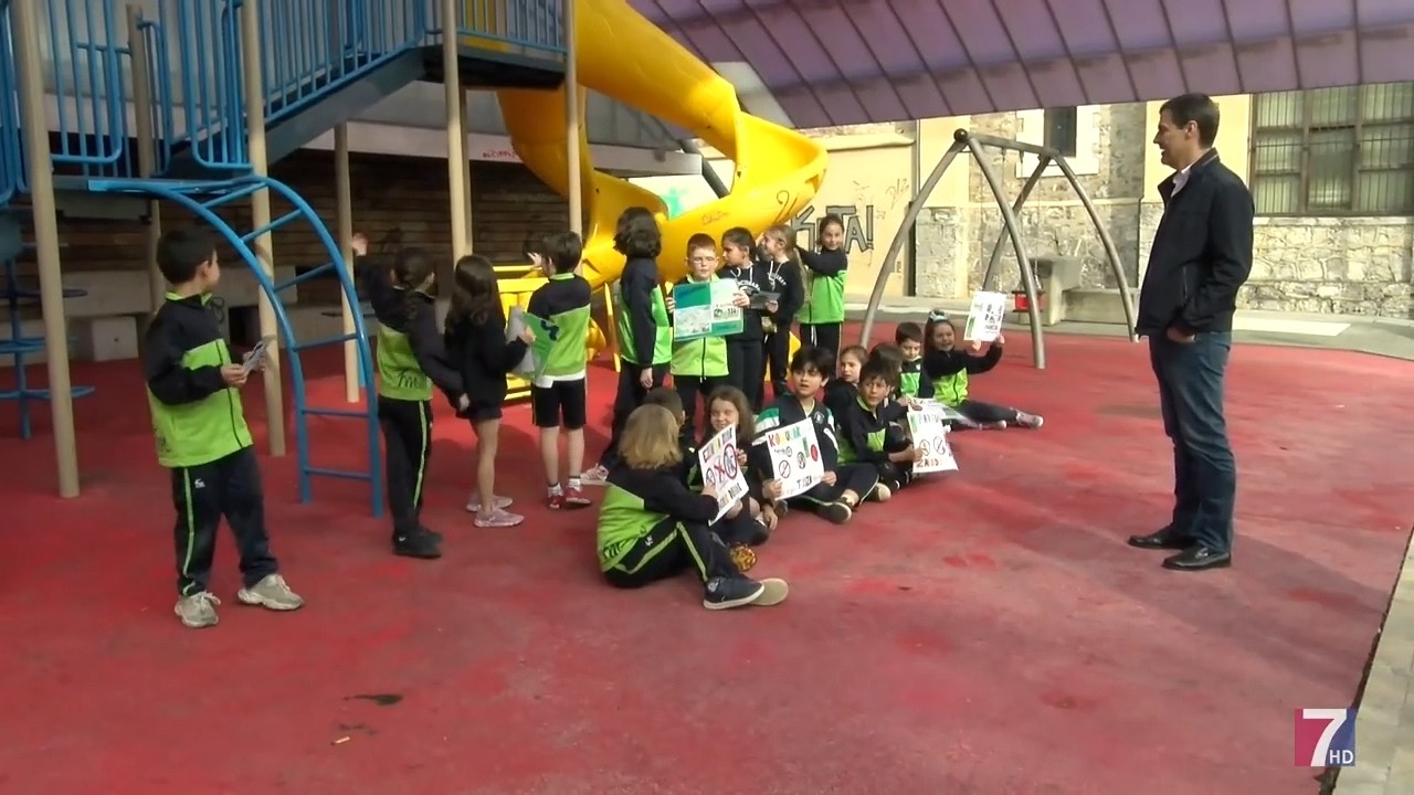 Alumnos del colegio Franciscanas de Montpellier de Trapagaran se movilizan por su pueblo
