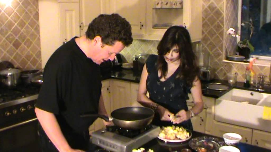 How to make cauliflower curry/aloo ghobi Indian Recipe