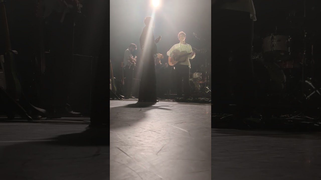 ALIOCHA SCHNEIDER Feat. Arthur TEBOUL - Le Sud (Nino Ferrer) - @ Salle Pleyel, Paris - 02/04/2025.