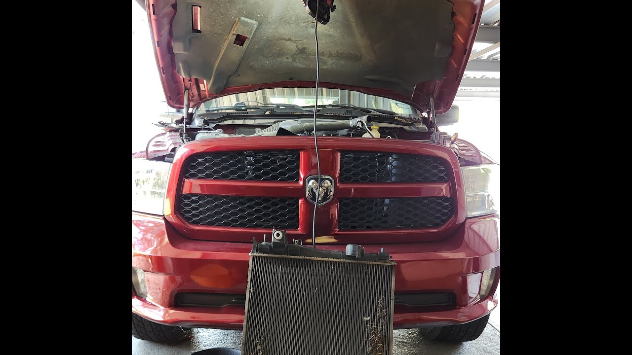 Пошаговая инструкция по снятию радиатора Dodge Ram 1500 2009-2018 годов выпуска