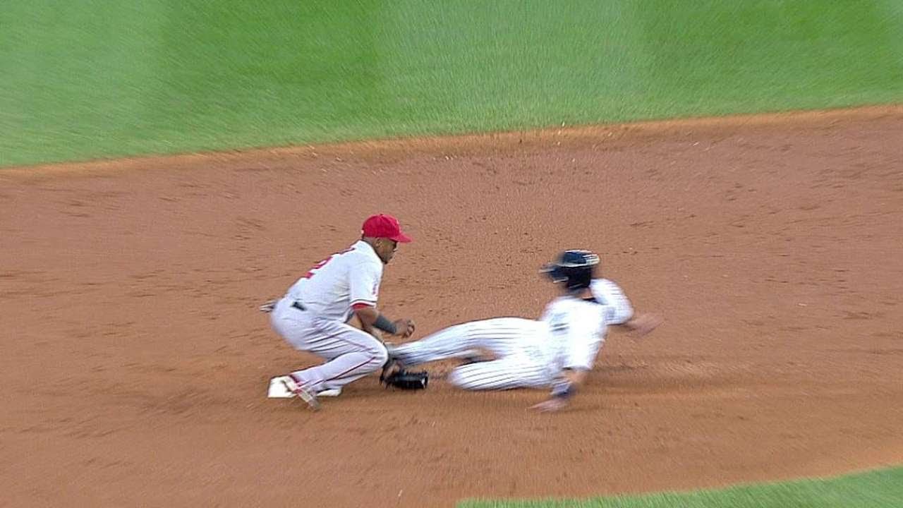 LAA@NYY: Vargas nabs Nix trying to steal second