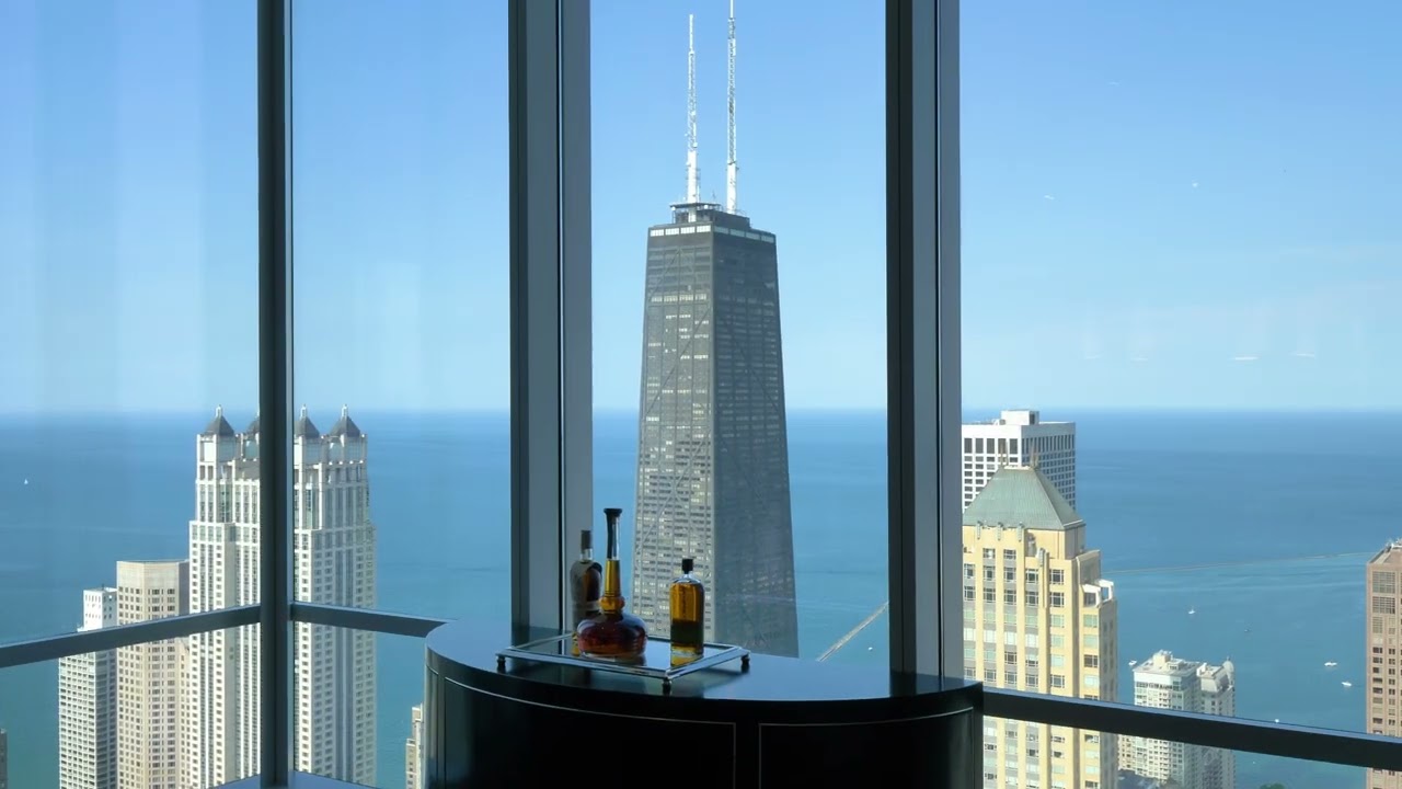 14 W Superior St, Chicago, IL 60654