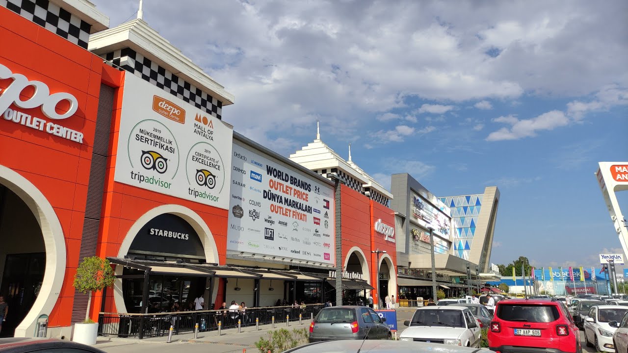 Urlaub in der Türkei. Einkaufen in der Mall of Antalya