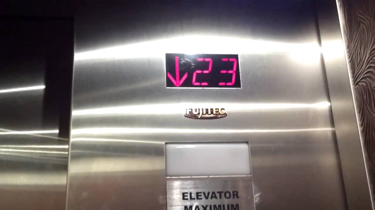 Hotel Tour of the AWESOME Magnolia Hotel and elevator ride in Downtown Houston, TX.