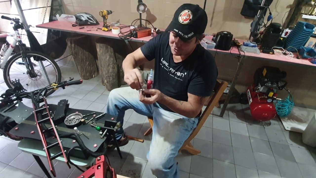Eliminando a folga no guidão do patinete