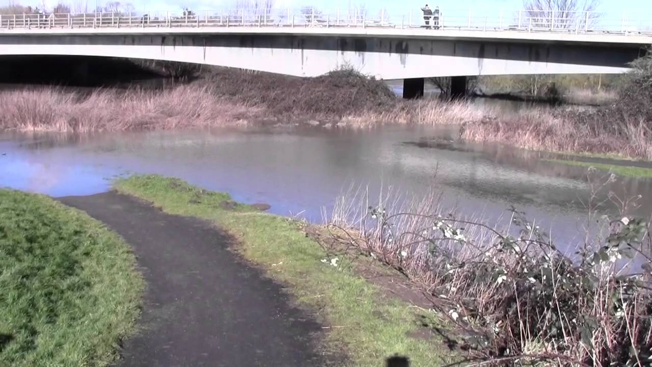 River Severn Tidal Surge after the Bore filmed at Over Bridge Gloucester 21/02/2015
