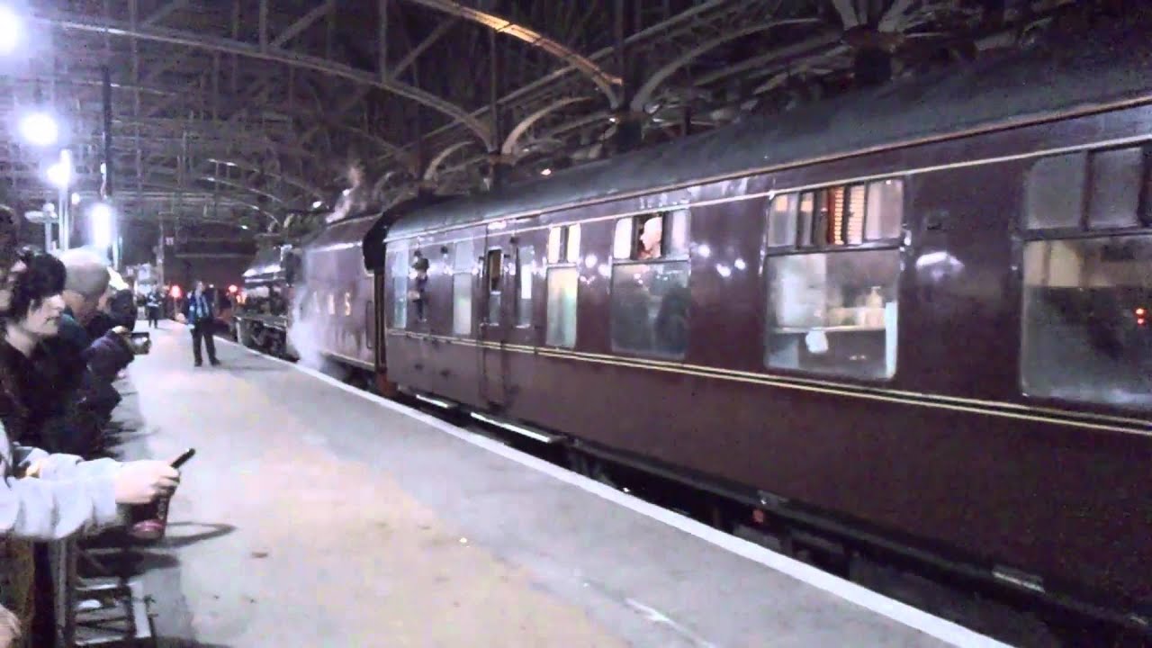 LMS 6201 Princess Elizabeth Steam Locomotive at Glasgow Central 2011