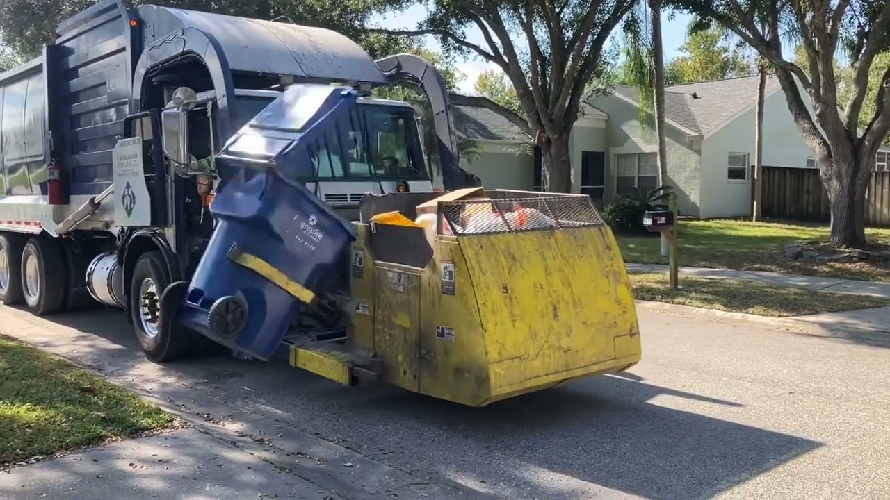 Waste connections ACX Heil Curroto can on Heavy Trash