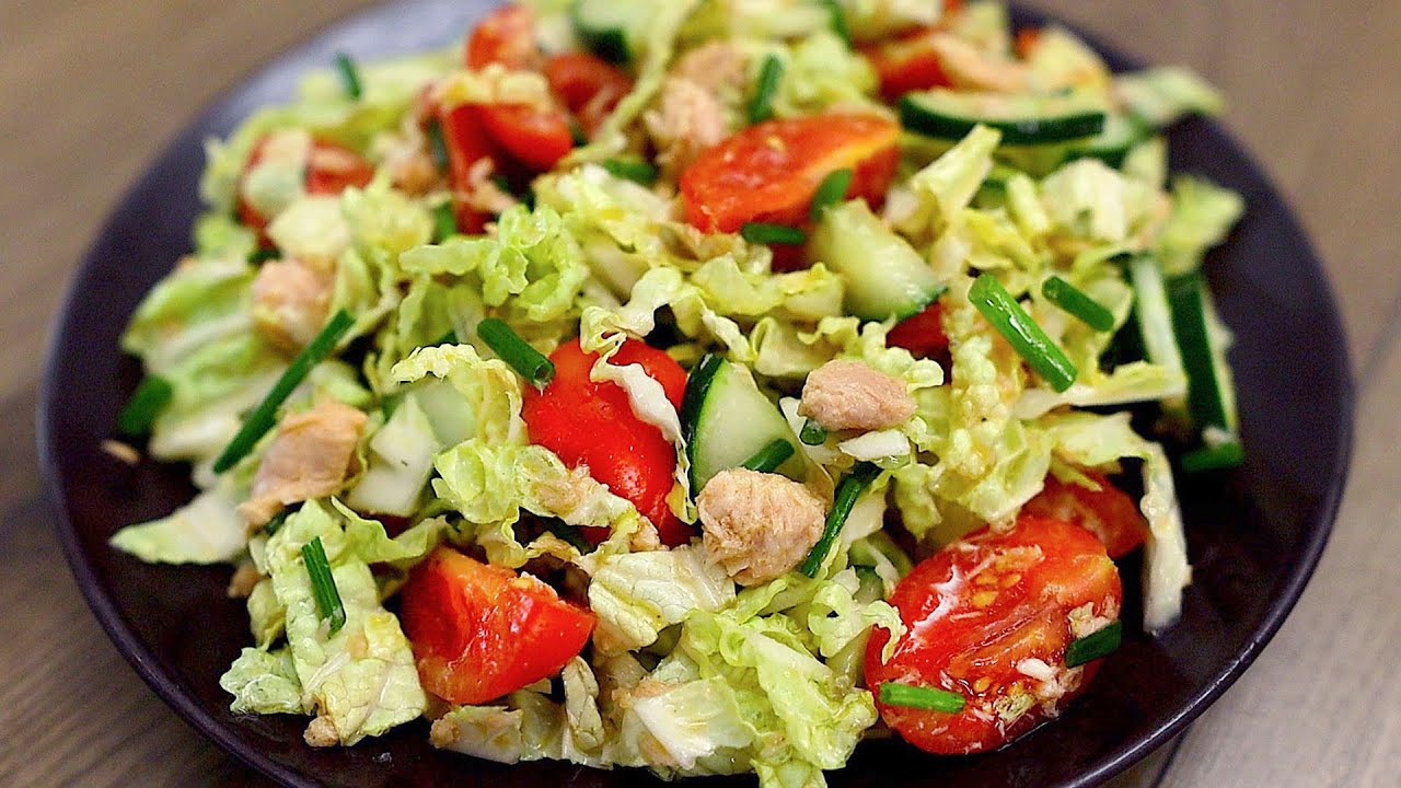 Einfacher und leckerer Salat für jeden Tag! Pekinger Kohlsalat mit Thunfisch und Gemüse.