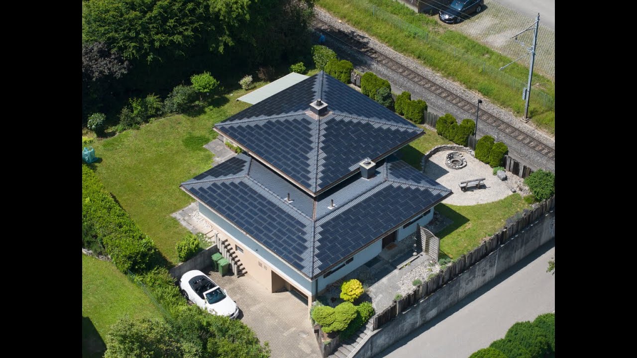 Solarmodul und Ziegel: Eine unauffällige Energielösung