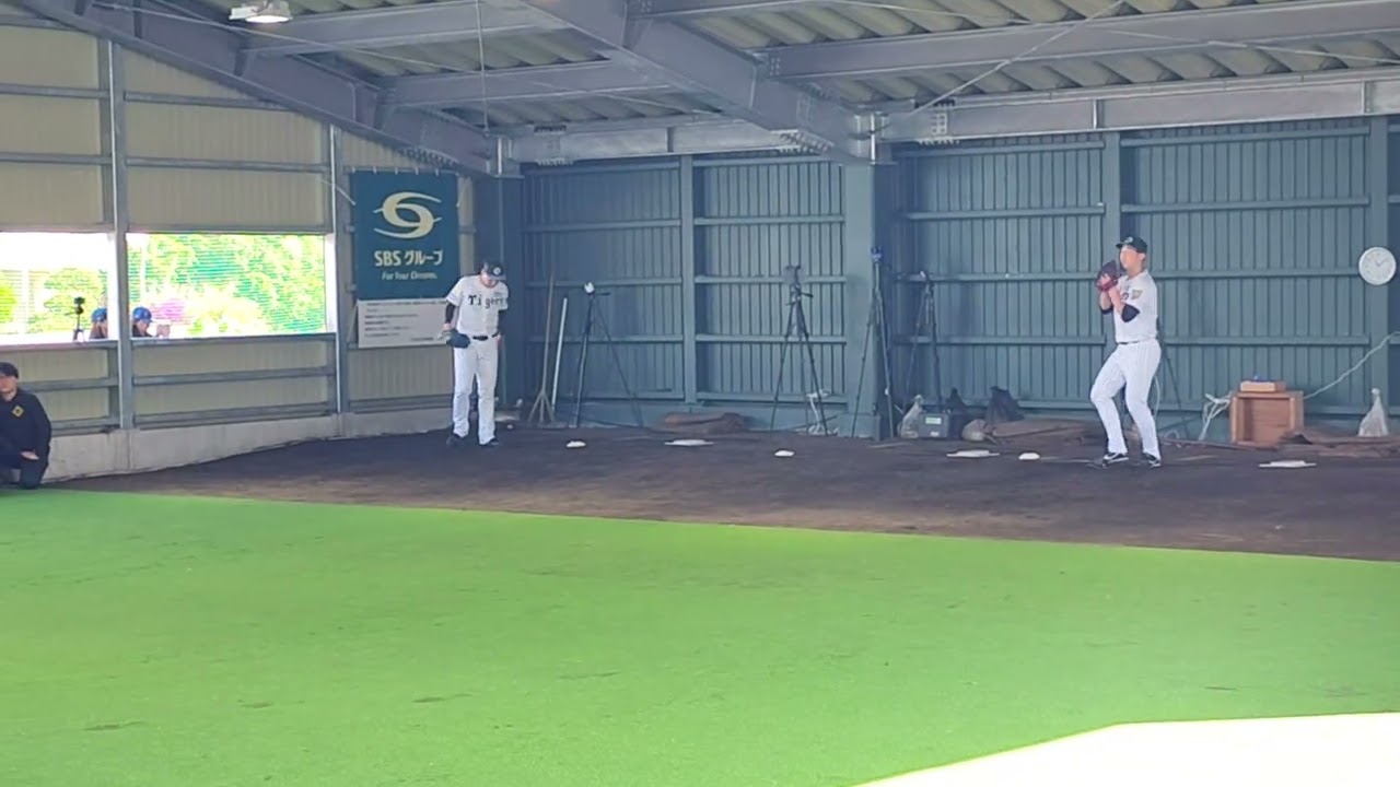 阪神タイガース具志川キャンプ岩崎投手、畠投手