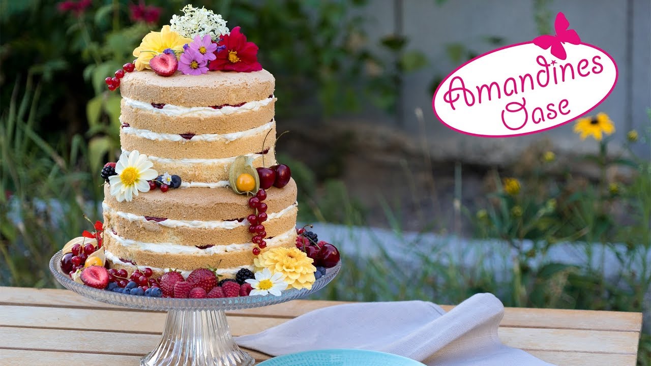 Naked Cake Hochzeitstorte mit Beeren und frischen Sommerblumen | Naked Wedding Cake
