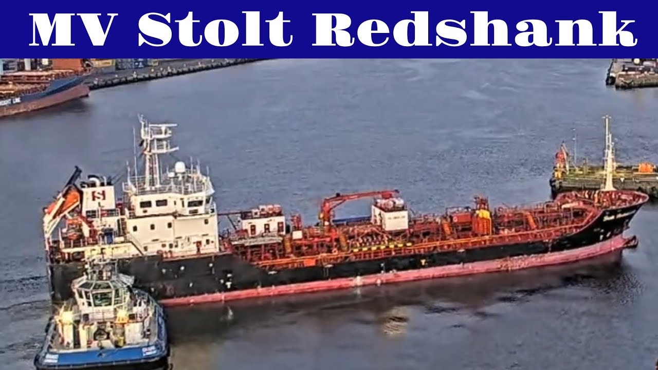 Oil/Chemical tanker MV Stolt Redshank arriving to Dublin