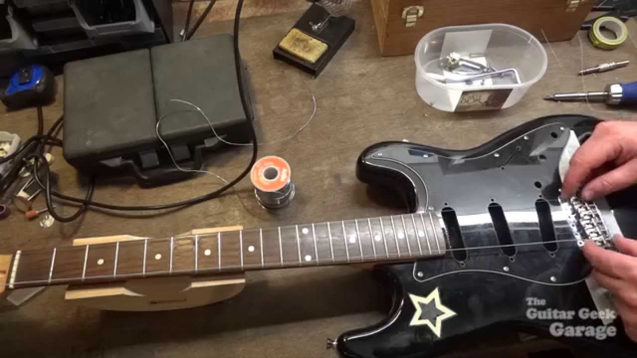 13 - Changement plaque, micros et vibrato (type Stratocaster) 2/2