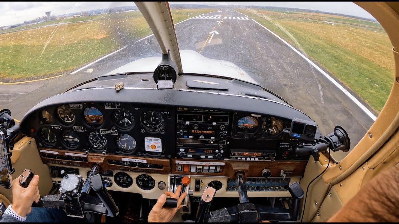 🛩 Remise de gaz en très courte finale (piste occupée)