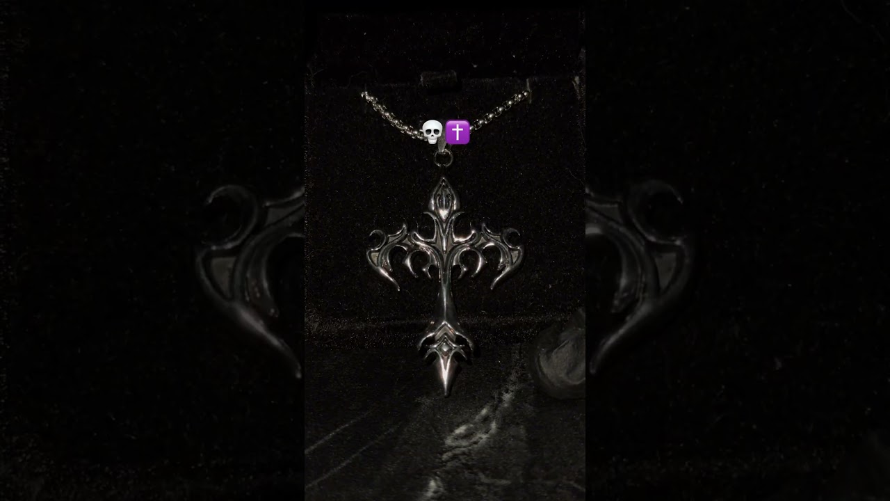 Ciondoli a croce 🖤💀✝️ #y2k #gotico #goth #y2kaesthetic