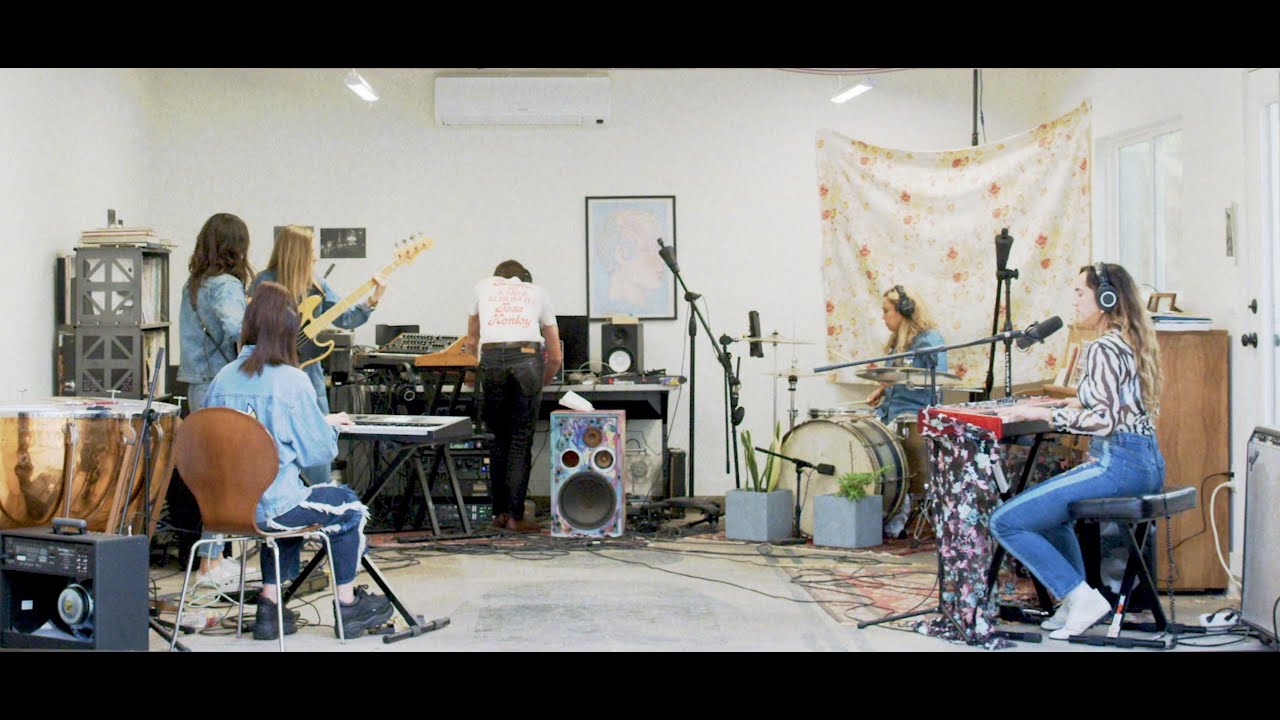 Tess Henley - Same Girl (Live From Ari's Garage)