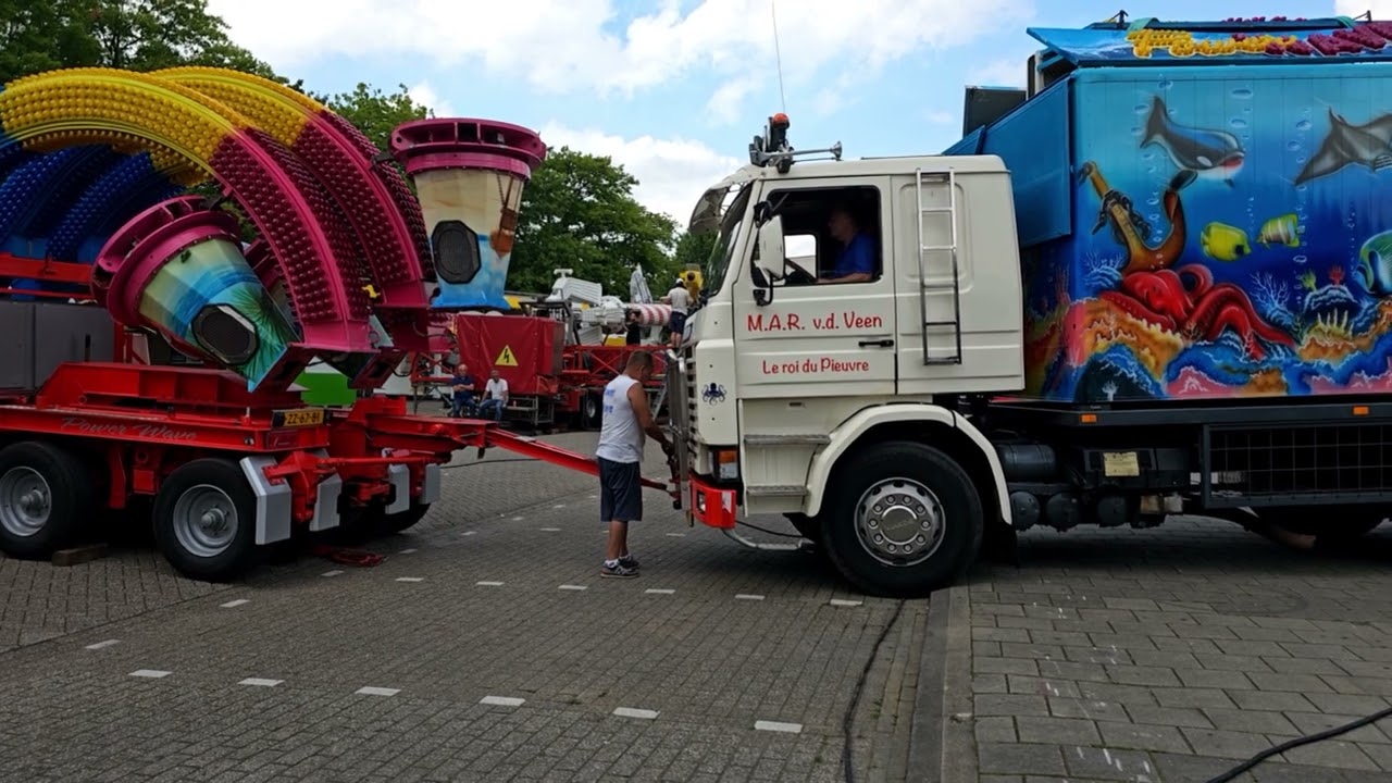 Kermis Oss 2023-2 @ Oprijden - Opbouw Kermis / Aufbau Kirmes