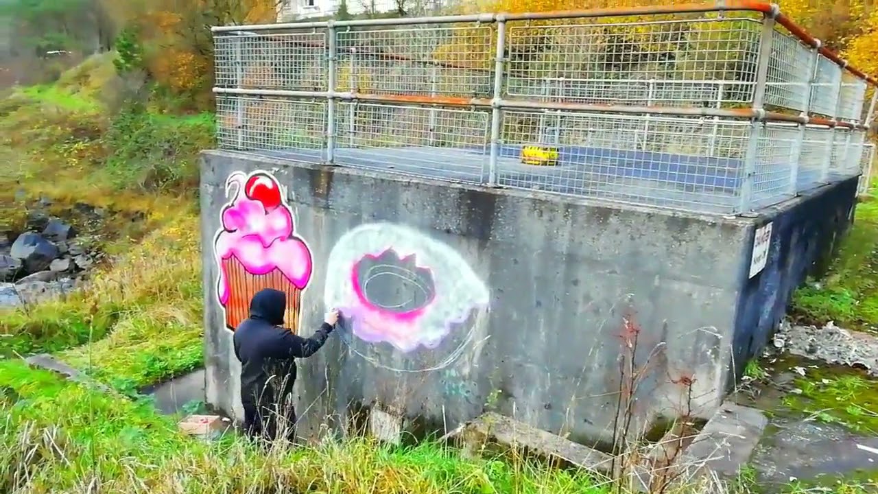 20 minute cupcake/donut graffiti, Blaengwynfi, Afan Valley, Port Talbot