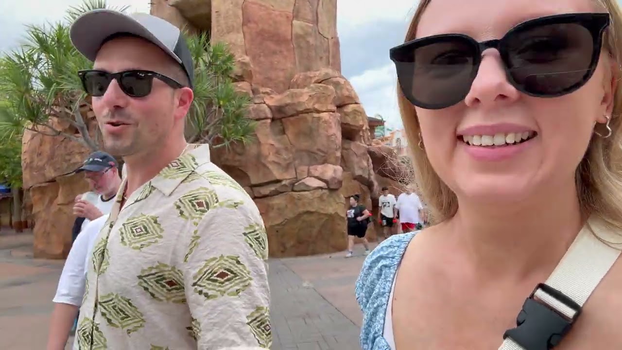 ORLANDO TRAVEL HOME DAY VLOG 🇺🇸🇬🇧 Spend a few hours in the parks with us before heading to MCO ✈️