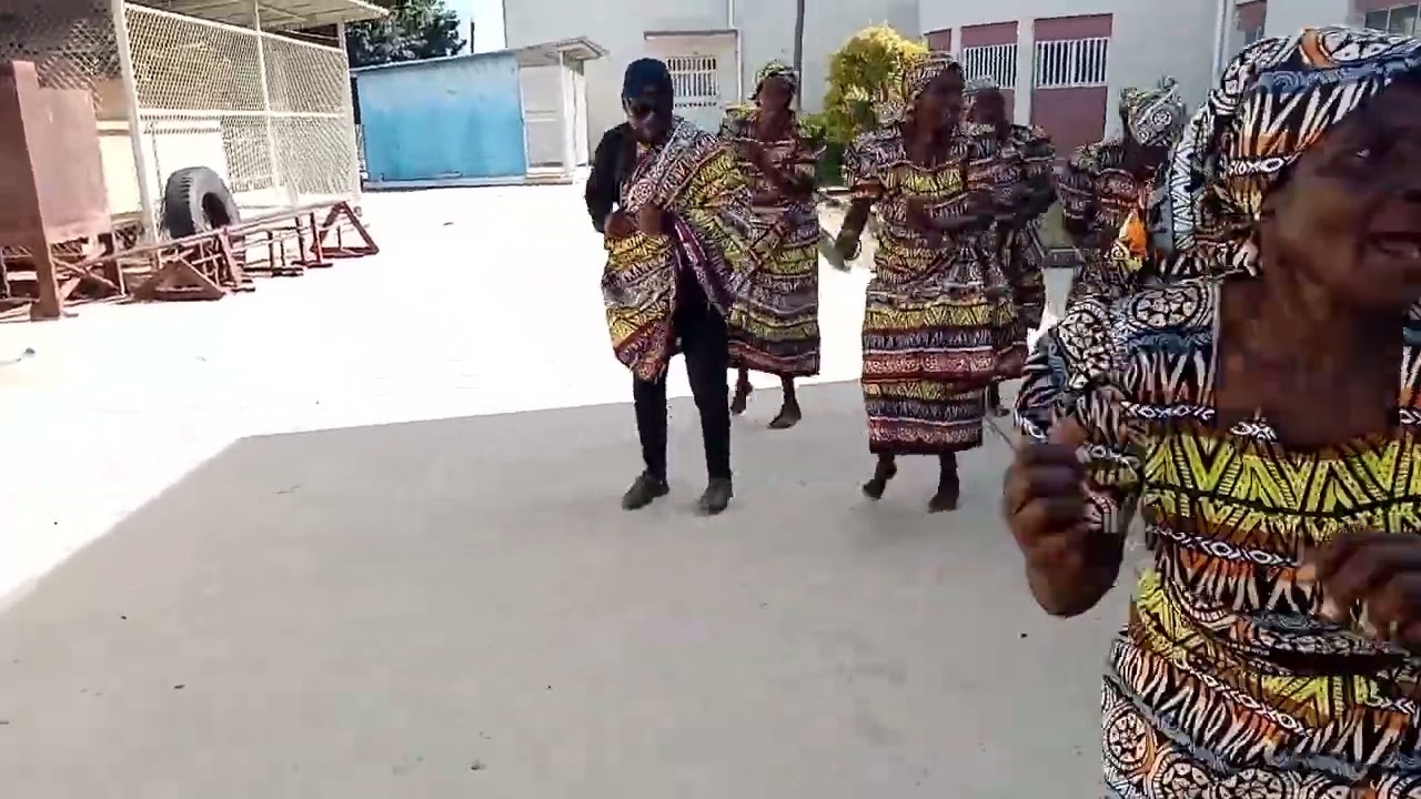 DANÇA OLUNDONGO