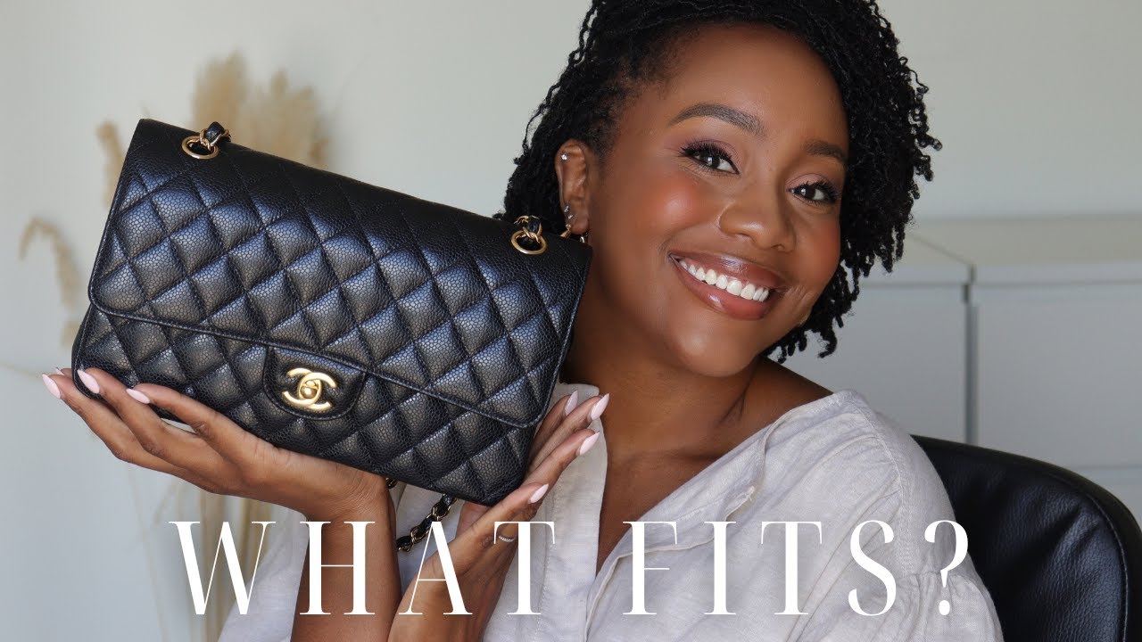 WHAT'S IN MY CHANEL CLASSIC DOUBLE FLAP BAG | MEDIUM/LARGE | FIRST IMPRESSIONS & WHAT FITS INSIDE