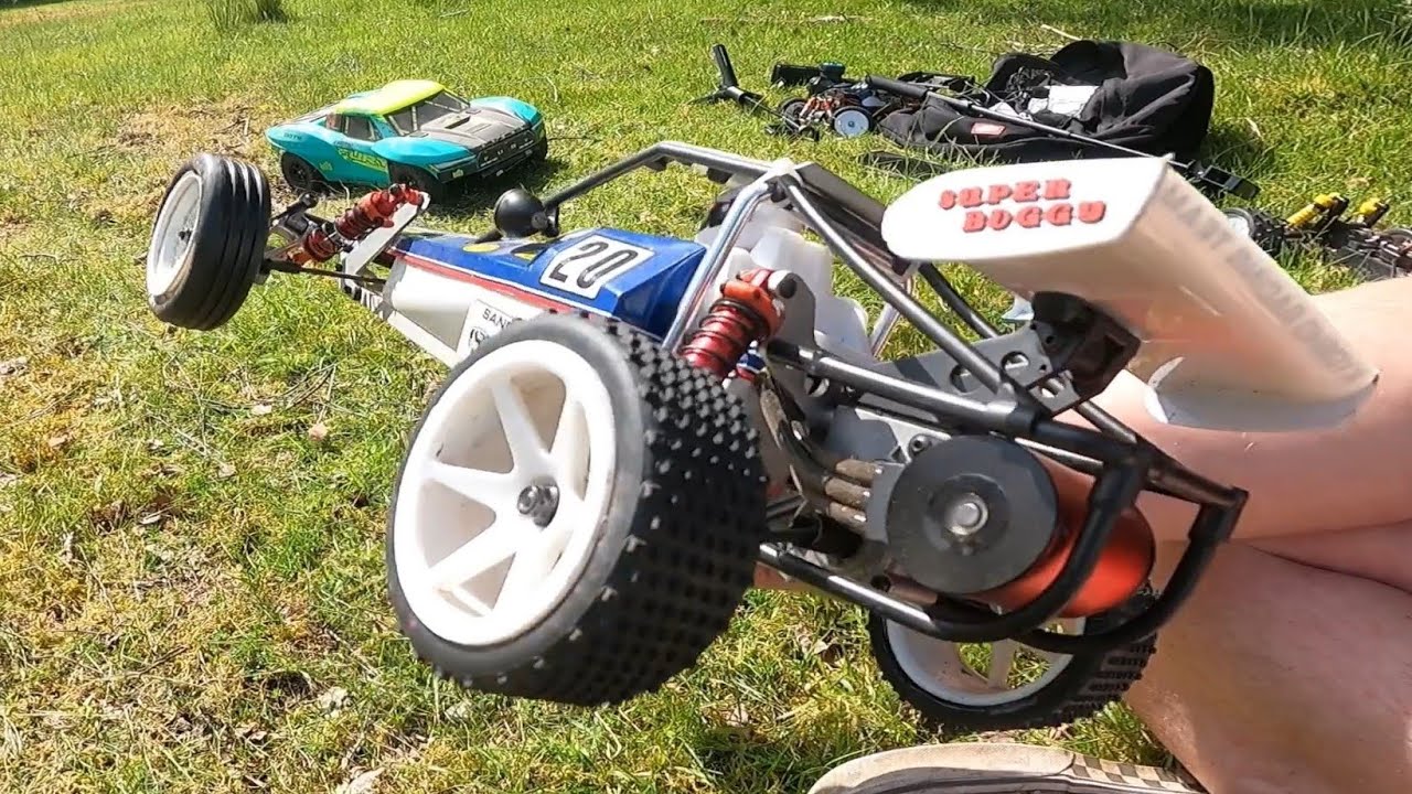 Brushless RC Kyosho Turbo Scorpion, this vintage buggy is a ripper!