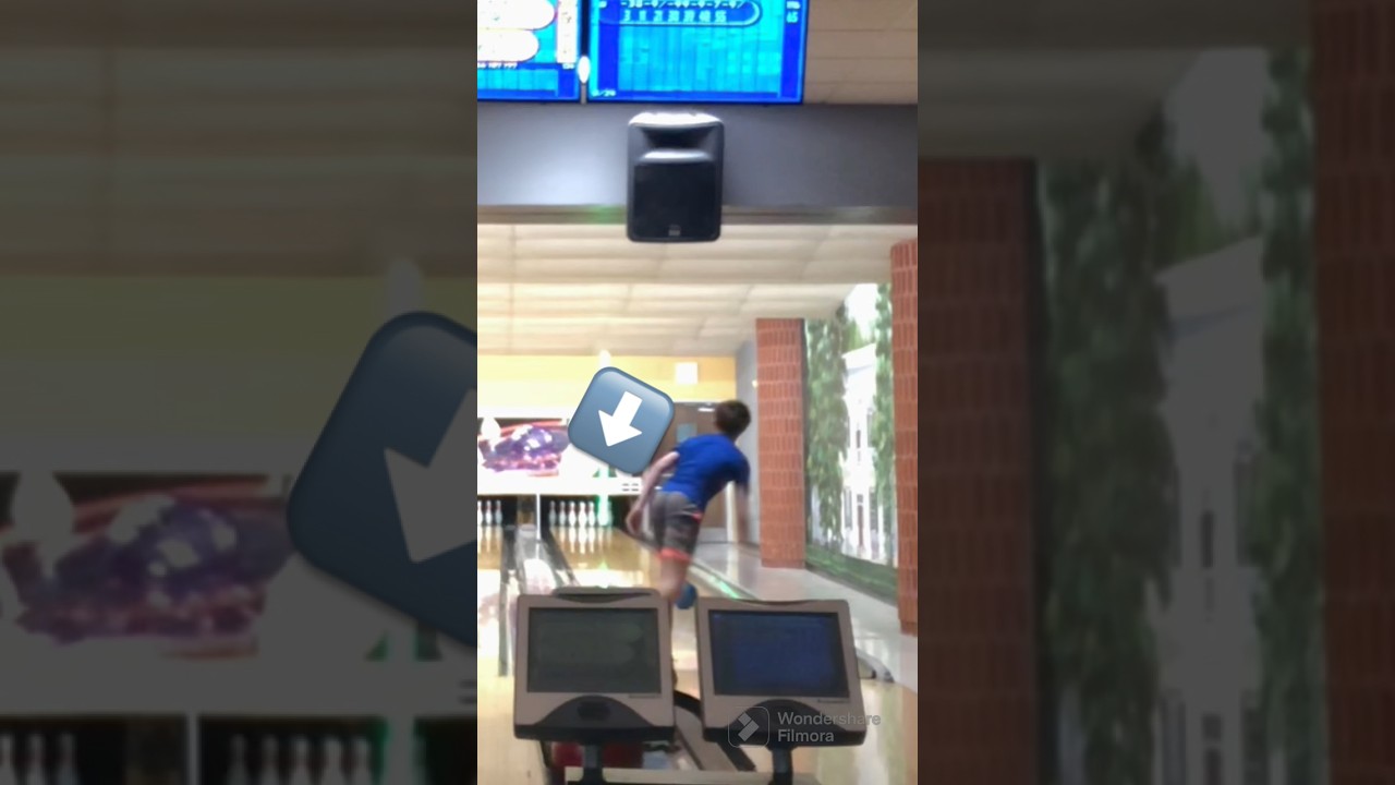 Nice late carry on the 2 pin! 🔥 #300game #bowling #bowlingchallenge #bowlingnight